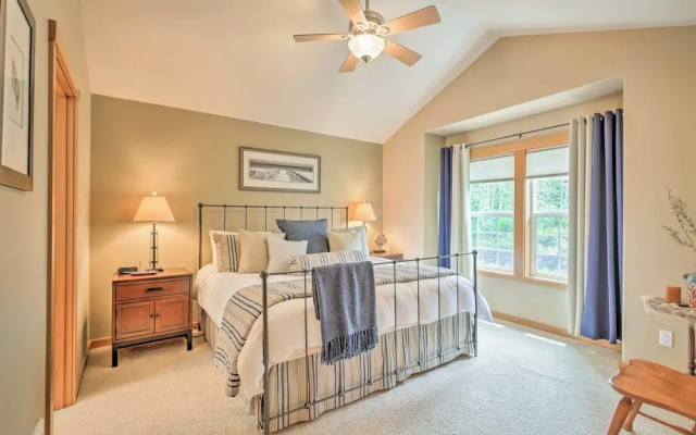 Spacious Family Townhome: Walk to Beach & Downtown