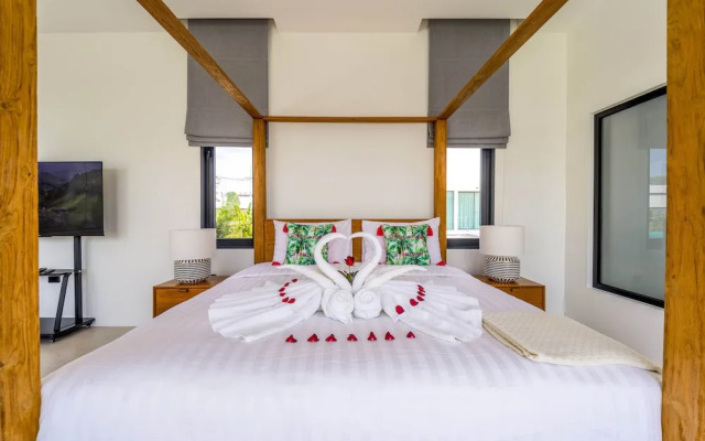 Luxury 6 Bed Private Pool Villa - LLW