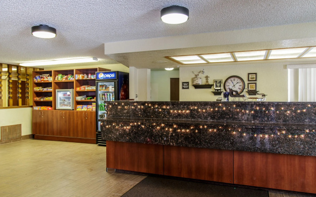 Richland Inn & Suites