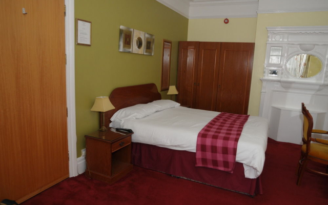 Wimblehurst Hotel