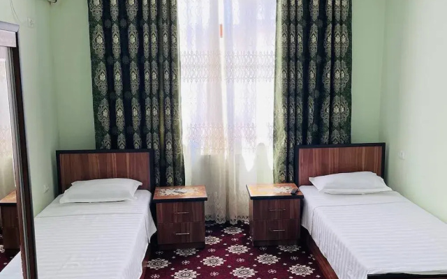 Fayzobod Guesthouse B&B