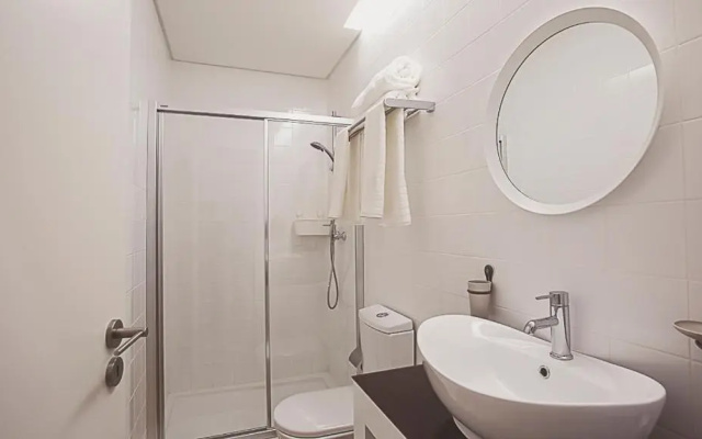 BmyGuest - Almada Garden Apartment