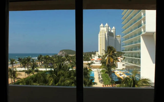 Maz4you Beachfront Condo
