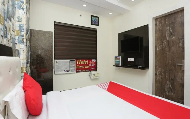 Hotel Royal Villa by OYO Rooms