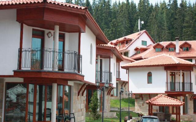 Отель Villas & SPA at Pamporovo Village вид на фасад