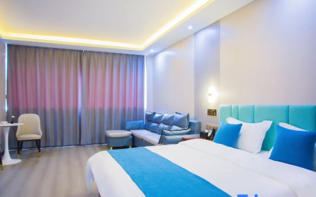 Linan Light Luxury Homestay (Wuhu Anshida)