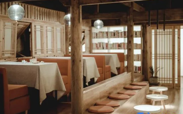 Brook Books Inn