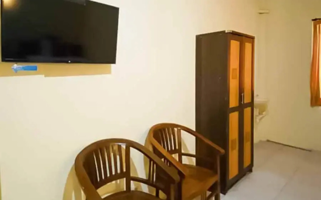 RedDoorz Syariah near T1 Juanda Airport 2