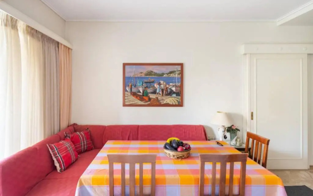 Two Bedroom Apartment Near Alimos Marina !
