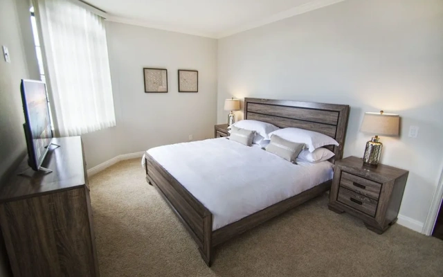 Beverly Hills luxury 2 Bed 2 Bath