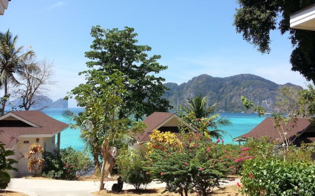 Отель Bay View Resort - Phi Phi Island вид на фасад