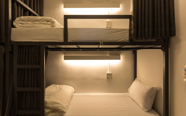 Hobnob Hostel - Adults Only