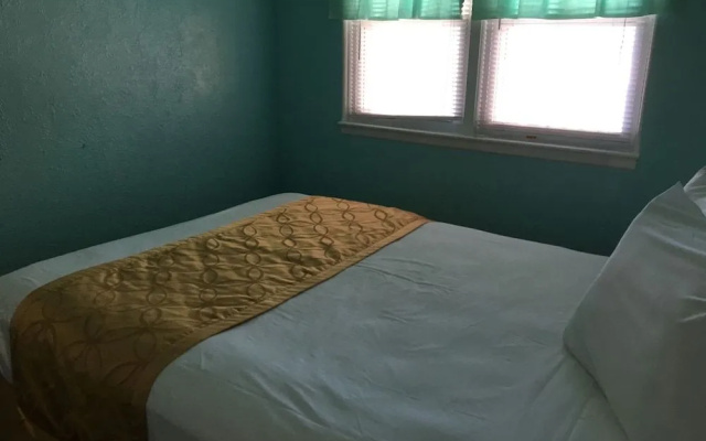 Harbor Mist Family Motel
