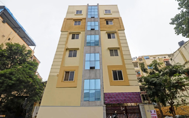 Oyo 80590 Sri Sudharshana Sai Luxury Rooms
