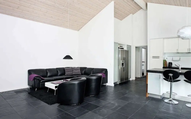 10 Person Holiday Home in Albaek