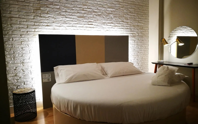 H La Paloma Boutique