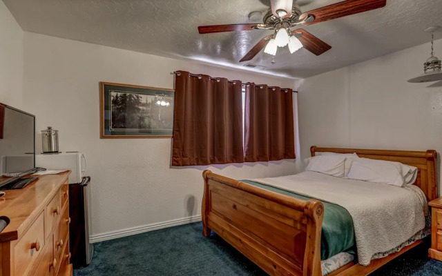 The Snuggle Inn