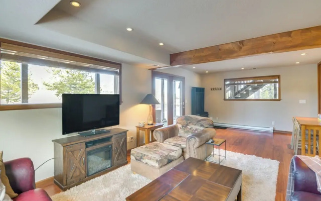 Deck + Mountain Views: Fairplay Family Escape!