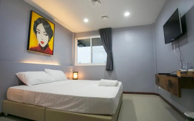 The Rooftop Residence Hostel