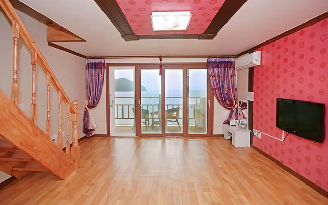 Geoje Seven Pension