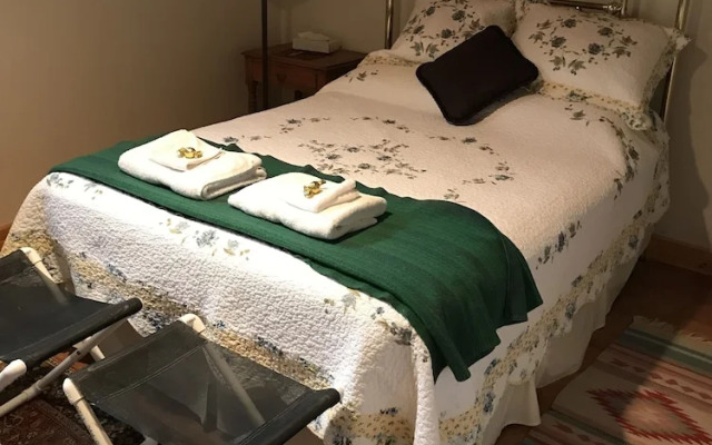 Modern Bungalow Bed and Breakfast