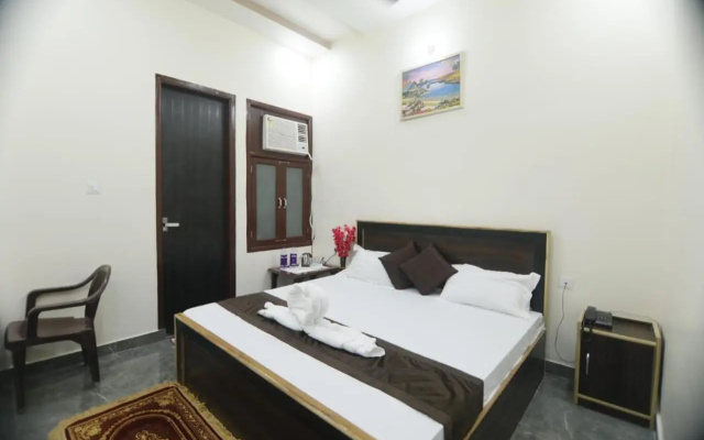 Hotel Nidhivan Dham