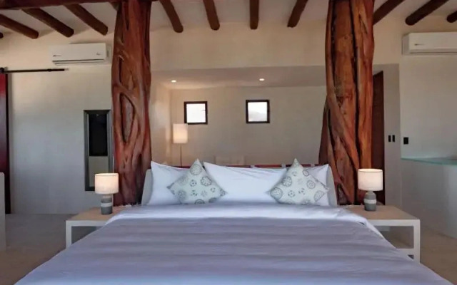 Beach Front Hotel Boutique Dk House