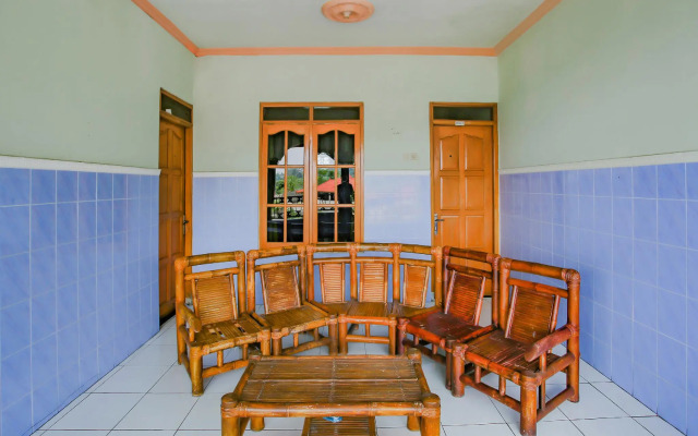 SPOT ON 90100 Hotel Kediri Bandungan