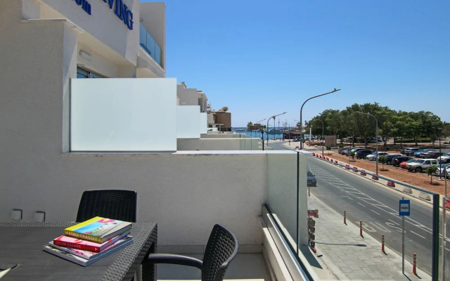 Phaedrus Living: Seaside Luxury Flat Harbour 109