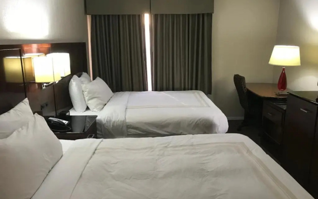 Hometown Inn & Suites