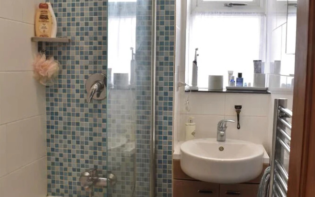 Lovely 1BR Home in South London, 2 Guests