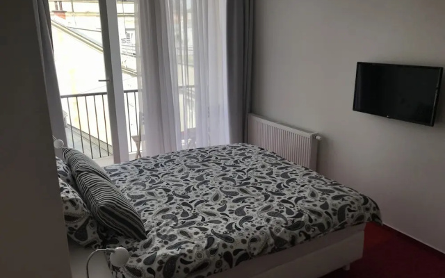 Skylux Apartments
