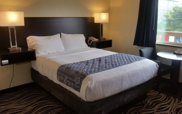 Tradewinds Motel