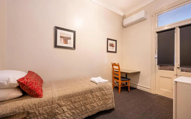 Commercial Travellers House