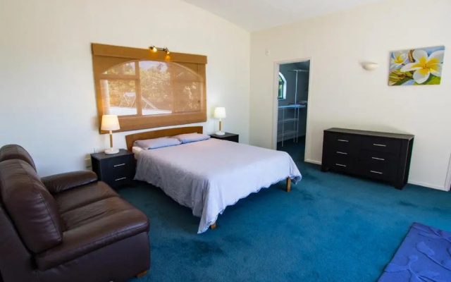 La Casa Al Mare - Golden Bay Beach House