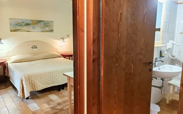 Farmhouse in Marche With Pool & Wine Tours