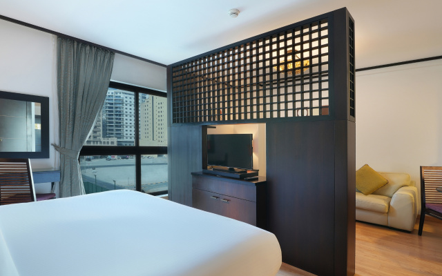 Отель Park Apartments Dubai, an Edge by Rotana