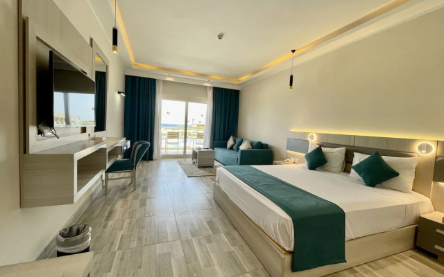 Sirena Beach Resort  Spa