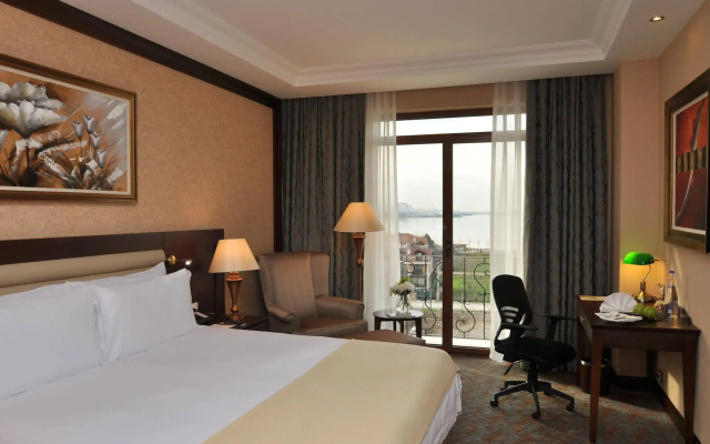 Wellborn Luxury Hotel