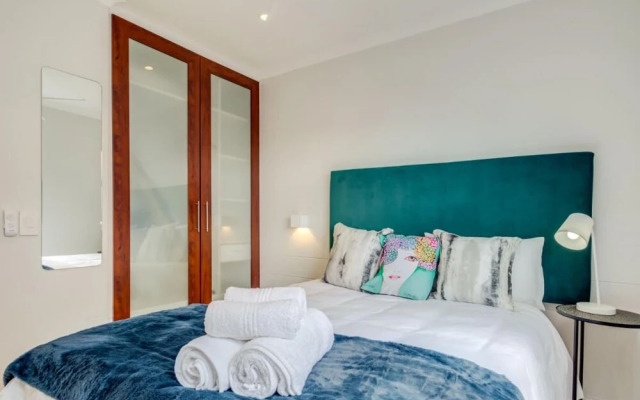 Eclectic Apartment in the Bustling De Waterkant 209 DWP
