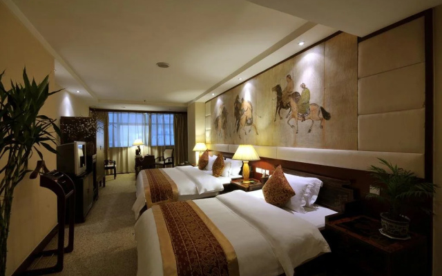 Universal House Grand Romance Hotel