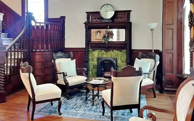 Victorian Rose by Ryson Vacation Rentals