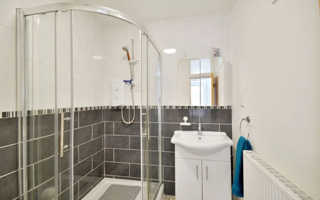 Brightwater Ground Floor Apartment up to 6 Guests
