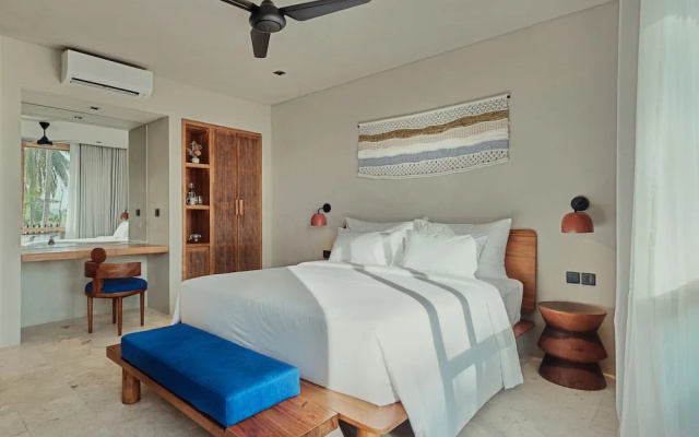 Boni Beach Hotel & Restaurant