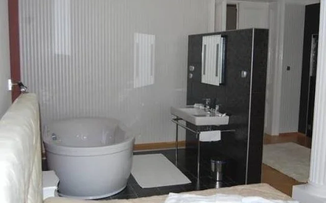 Rex Clinic Hotel