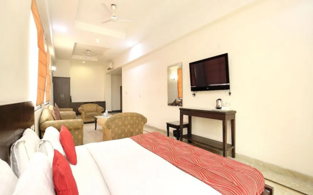 Capital O 15395 Hotel 42
