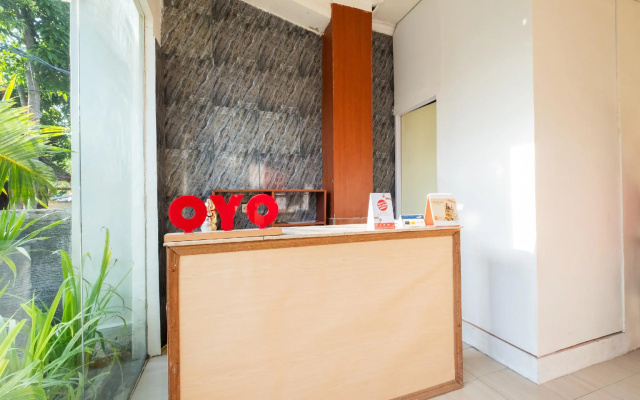 OYO 1695 Royal Senggigi Hotel