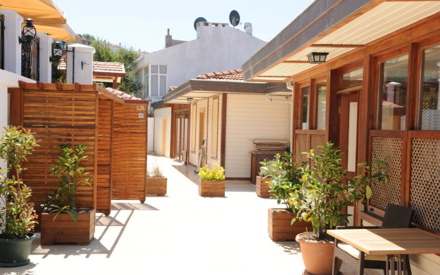 Phellos Suites