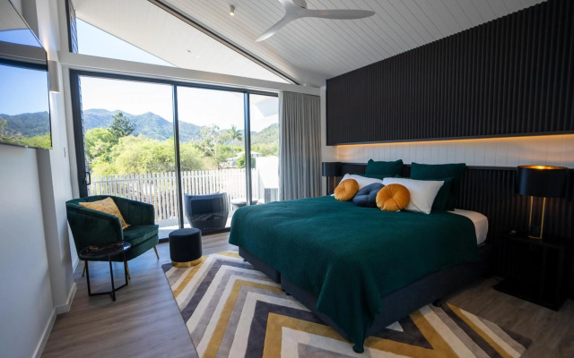 Dacha on Maggie No#1 OPULENT AND LUXURIOUS