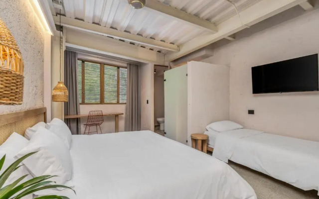 Botánica Casa Hotel Manila by HOUSY